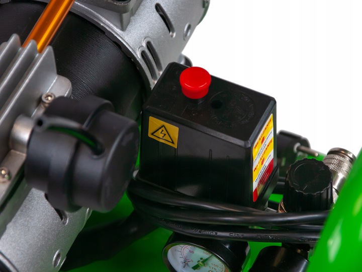 Kompresor Sprężarka 50l Bezolejowy 4 Tłoki 3kW Nabicie 1:06 Zestaw