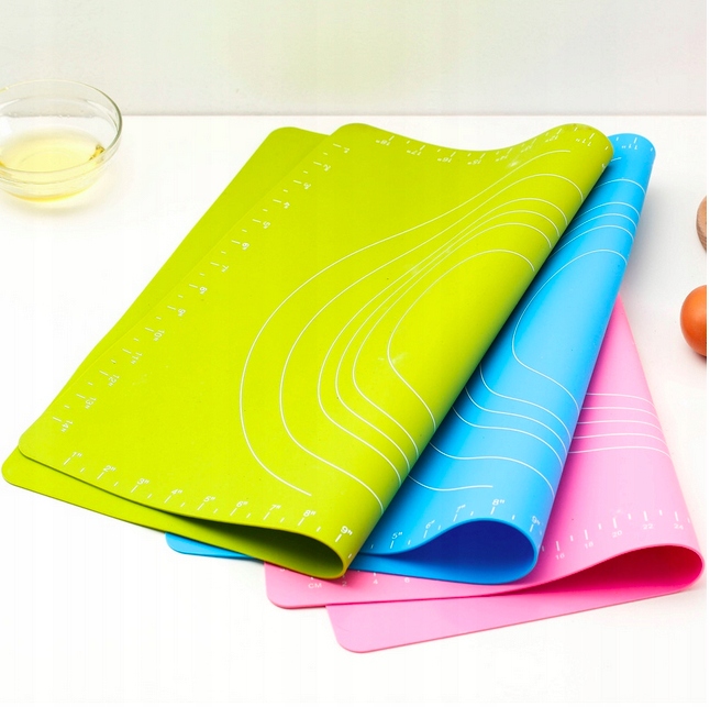 ANALITYCZNA WAGA ŁAZIENKOWA SMART 26w1 BMI+STOLNICA SILIKONOWA 40x50