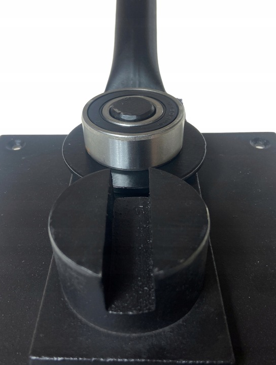 Giętarka do prętów zbrojeniowych strzemion drutu do fi 12mm łożyskiem