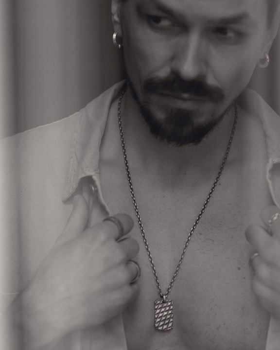 Srebrny kolczyk - kółko KLETTUR