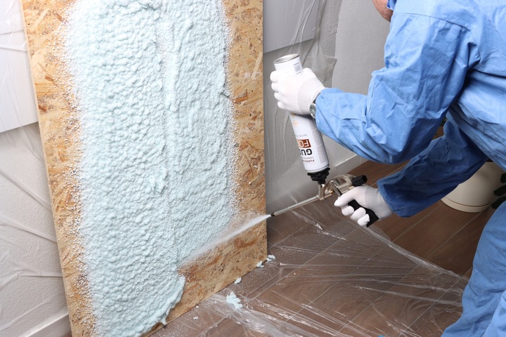 Pianka PUR do ociepleń izolacji, 2 dysze do natryskiwania 850ml GUDFOR A++