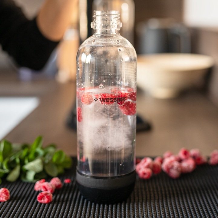BUTELKA WESSPER DO SATURATORA WODY GAZOWANEJ AQUAFRIZZ CZARNA 0,8L BEZ