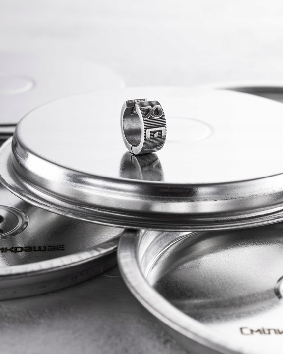 Srebrny kolczyk-kółko REYTEL