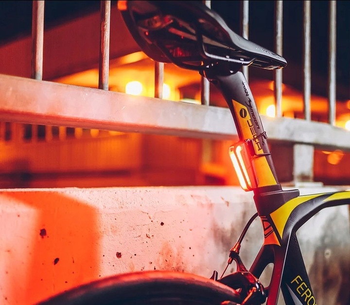 Lampka rowerowa tylna MOON CERBERUS 150lm