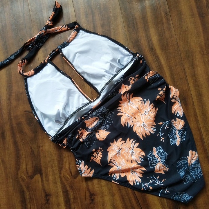 Jednoczęściowy strój kąpielowy ODKRYTE PLECY S110