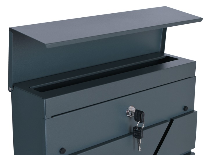 SKRZYNKA POCZTOWA NA LISTY POCZTĘ Z GAZETNIKIEM NUMEREM DOMU NAZWĄ