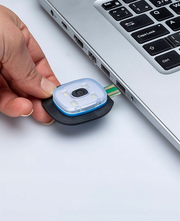 Czapka Zimowa Ocieplana z Latarką Lampką LED Ładowanie USB 4Tryby Świecenia