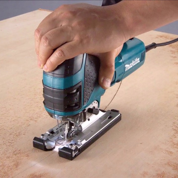 Wyrzynarka 720W typ T skok 26mm Makita 4351FCTJ