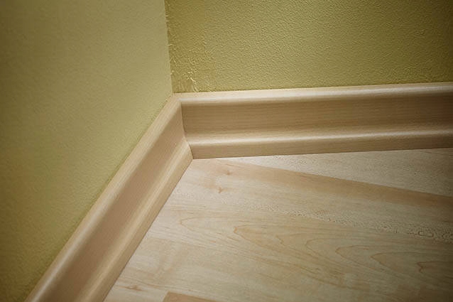 WOLFCRAFT Regulowana skrzynka uciosowa do listew przypodłogowych