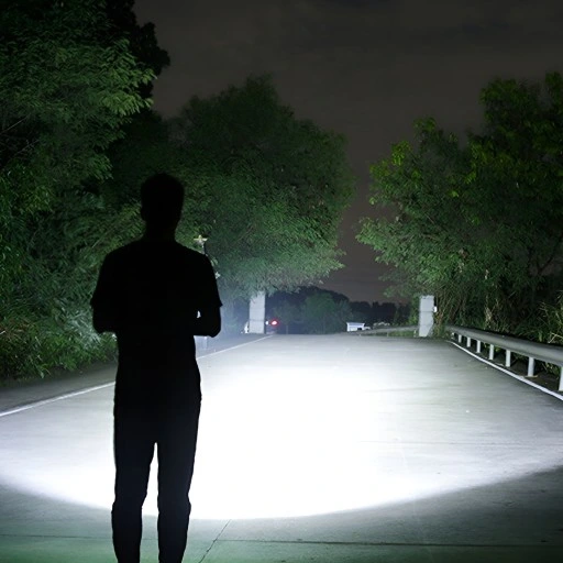 MOCNA LATARKA TAKTYCZNA LED AKUMULATOROWA SZPERACZ REFLEKTOR ZOOM WOJSKOWA