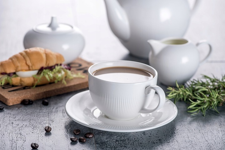 6x BIAŁE FILIŻANKI ZE SPODKAMI 350 ml, DO KAWY porcelanowe Tudor