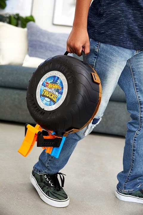 HOT WHEELS MONSTER TRUCK KASKADERSKA ARENA 2 autka