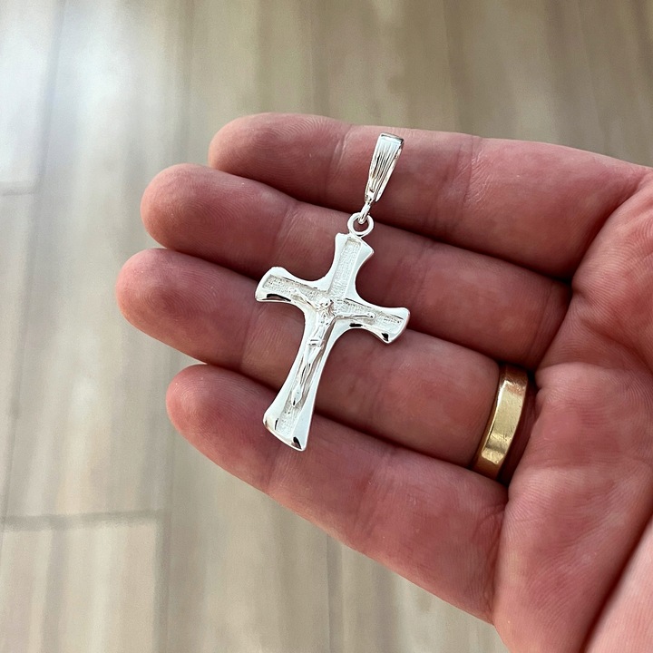 SREBRNY MĘSKI DUŻY KRZYŻ KRZYŻYK SREBRO PRÓBA 925 Z JEZUSEM NA PREZENT