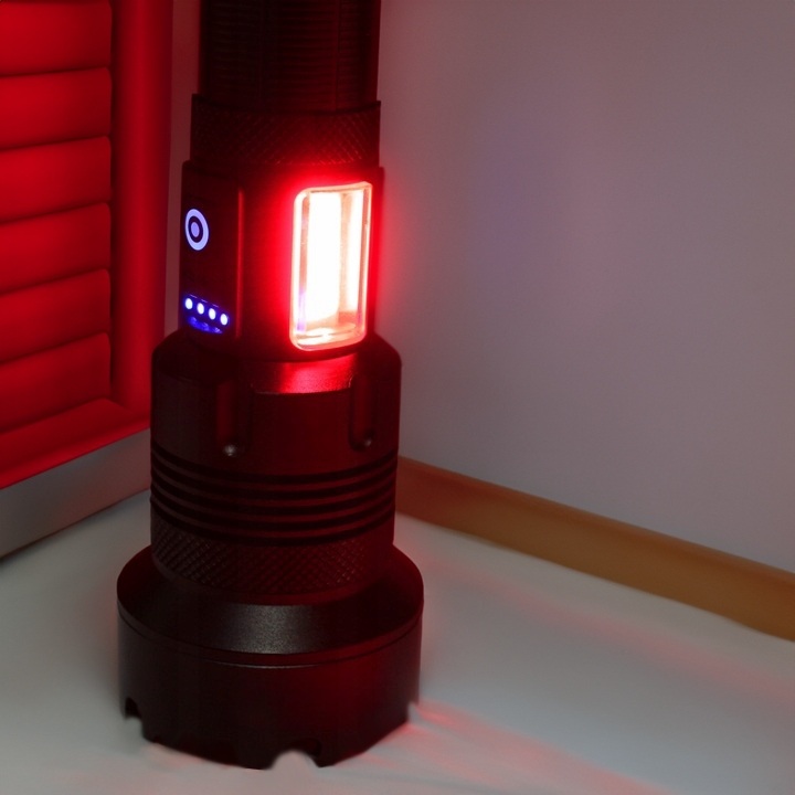 LATARKA TAKTYCZNA MOCNA MISS KITCHEN 8000 lm