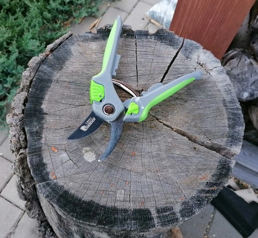 Sekator ogrodowy cięcie 18mm nożyce z regulacją do dużych i małych dłoni