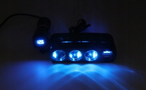 ROZGAŁĘŹNIK ZAPALNICZKI TRÓJNIK WOLTOMIERZ 2x USB