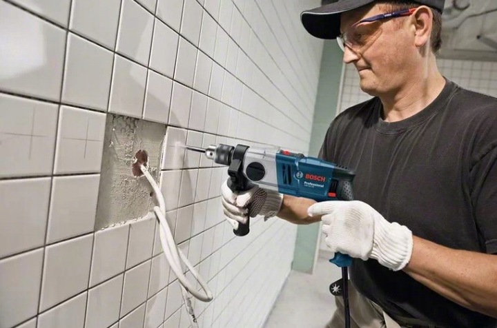 WIERTARKA UDAROWA BOSCH GSB 18-2 RE 800W + WALIZKA