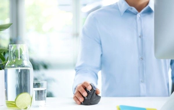 Mysz Logitech MX 910-005448 (optyczna; 4000 DPI; k