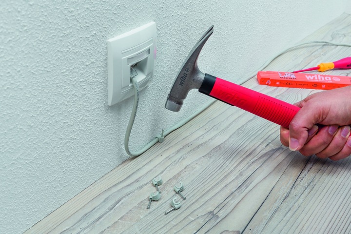 MŁOTEK DLA ELEKTRYKÓW 300 g WIHA 42071