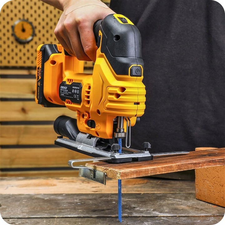 WYRZYNARKA DO DREWNA STALI AKUMULATOROWA 20V 2Ah BRZESZCZOTY ZESTAW