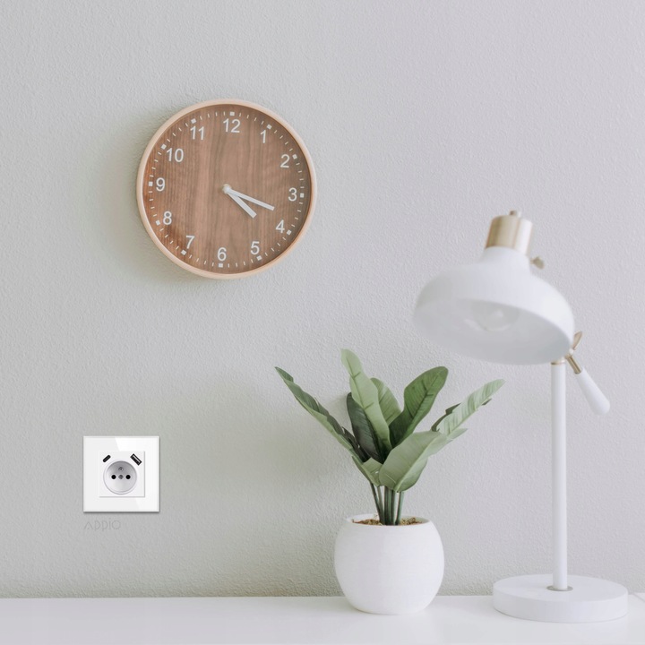 Gniazdko pojedyncze SZKLANE 230V KONTAKT z BOLCEM uziemieniem BIAŁE + USB C