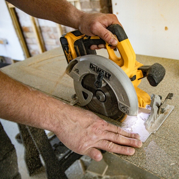 DEWALT DCS570N pilarka tarczowa 18V 184mm