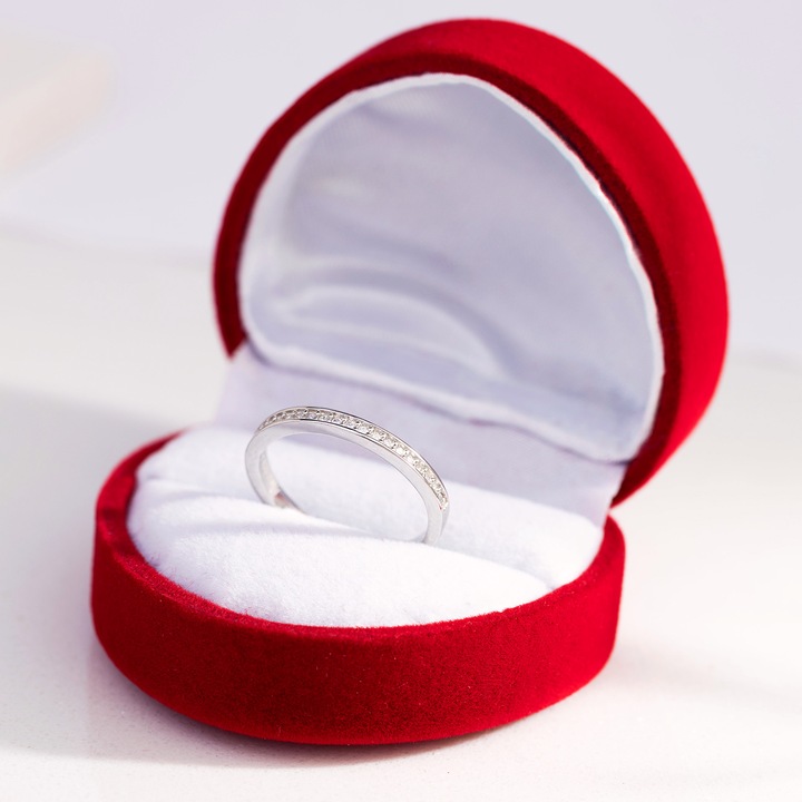 SREBRNY PIERŚCIONEK OBRĄCZKA 925 z CYRKONIAMI r.7