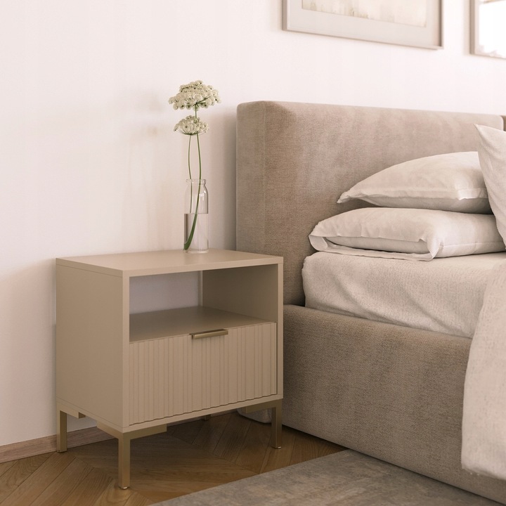 Szafka nocna z ryflowanym frontem KASZMIR/BEŻ stolik nocny złoty