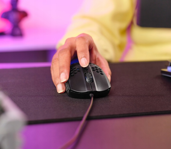 MYSZKA GAMINGOWA PRZEWODOWA ULTRA LEKKA 65g MYSZ KOMPUTEROWA DLA GRACZY LED