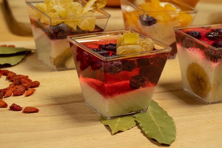 Pucharki Kwadratowe do Deserów 120ml 50szt na Przekąski Desery Pojemniki