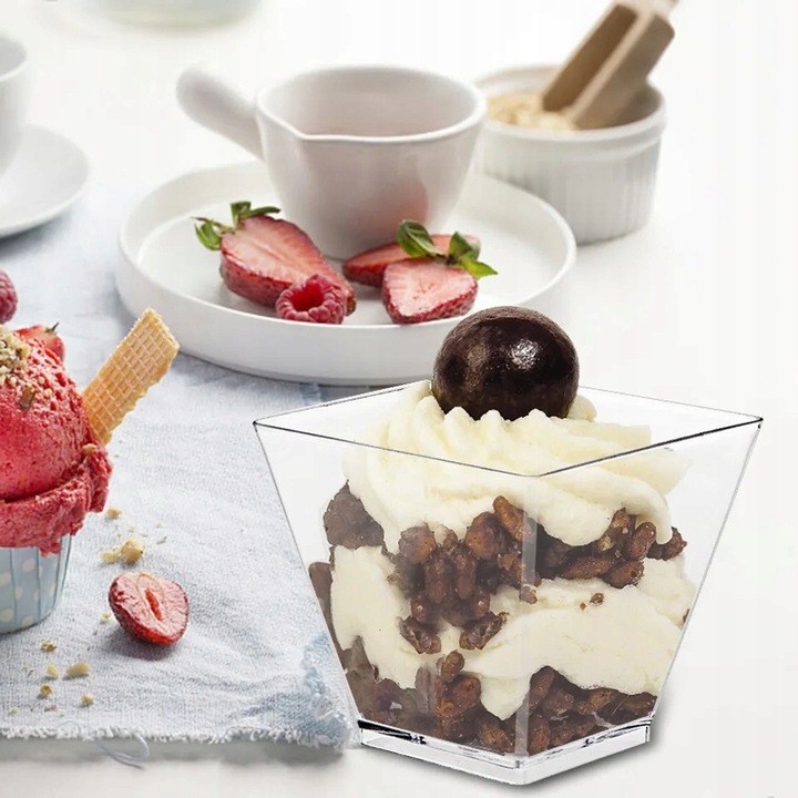 POJEMNIKI PUCHARKI KWADRATOWE DO DESERÓW PRZEKĄSEK SŁODKI STÓŁ 120ml