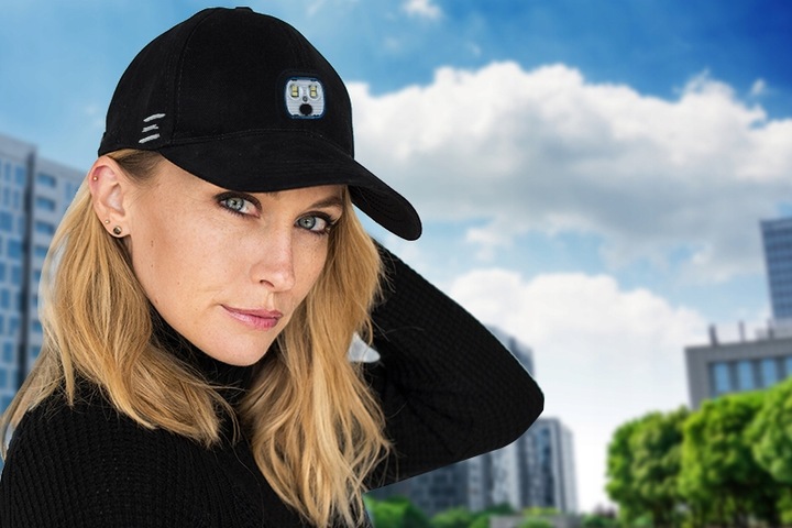 CZARNA CZAPKA Z DASZKIEM Z LATARKĄ USB POCZWÓRNE MOCNE DIODY LED WEBSKI