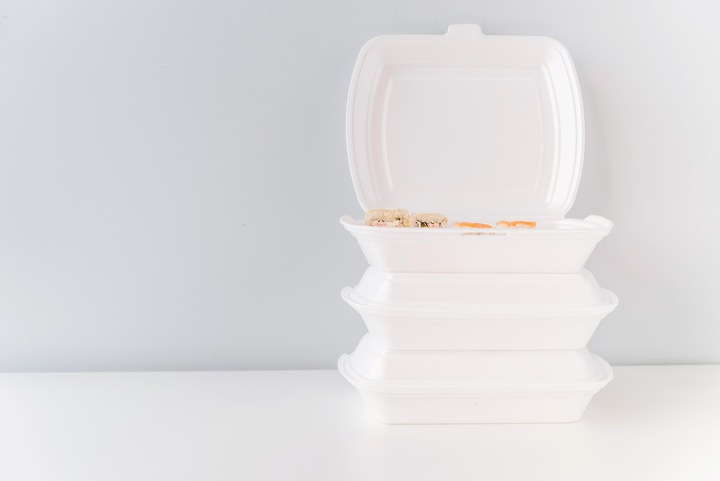 Pojemniki obiadowe styropianowe opakowania jednorazowe XPS 24x21x7cm