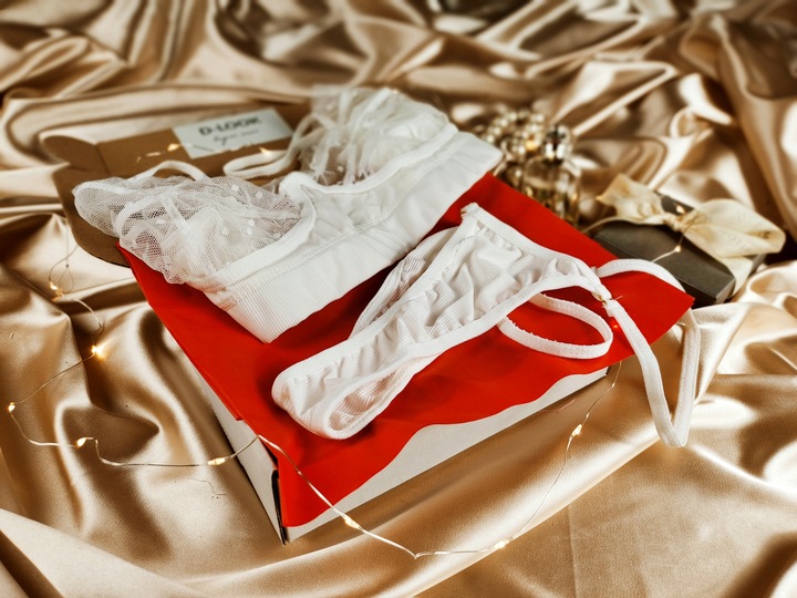 Komplet bielizny biustonosz stringi 14k 40 L