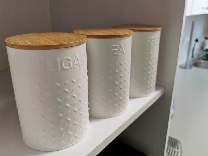 ZESTAW 5W1 CHLEBAK + POJEMNIKI NA KAWĘ CUKIER HERBATĘ DESKA KROJENIA CHZ03