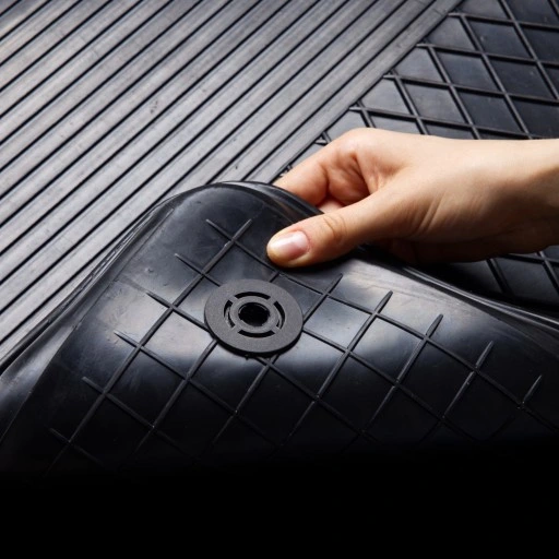 Wycieraczki samochodowe korytka z logo Performance