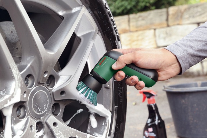 SZCZOTKA AKUMULATOROWA 3,6V UNIVERSALBRUSH BOSCH + BOGATY ZESTAW