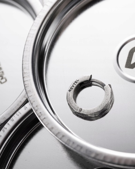 Srebrny kolczyk-kółko FLASH