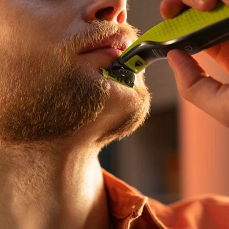 Golarka Philips OneBlade z ostrzem 360 i 3 nasadkami do zarostu