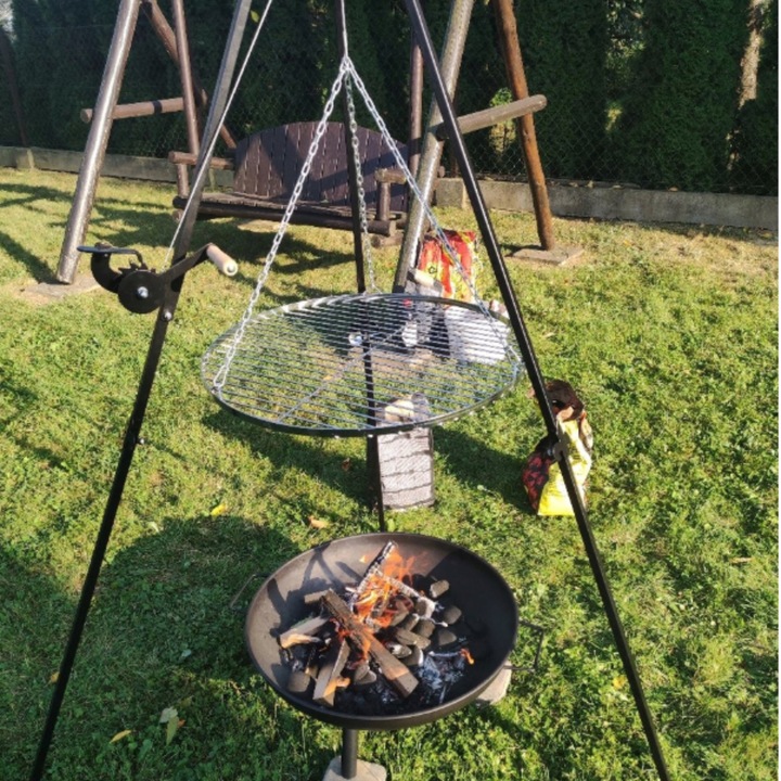 GRILL TRÓJNÓG NA OGNISKO OGRODOWY Z RUSZTEM DO PALENISK 60 CM WYSOKOŚĆ