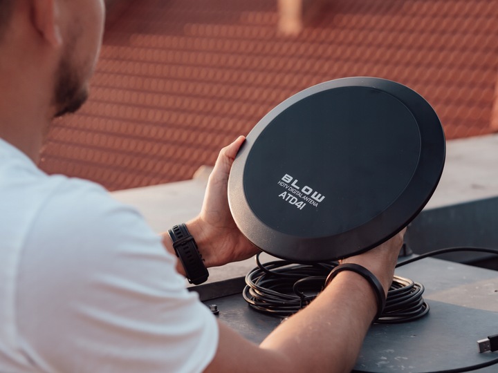 AKTYWNA ANTENA WEWNĘTRZNA ZEWNĘTRZNA DOOKÓLNA 360 DVB-T2 TV 4K DAB