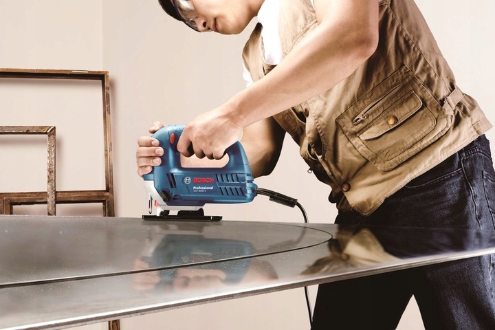 WYRZYNARKA 710W GST 8000E BOSCH