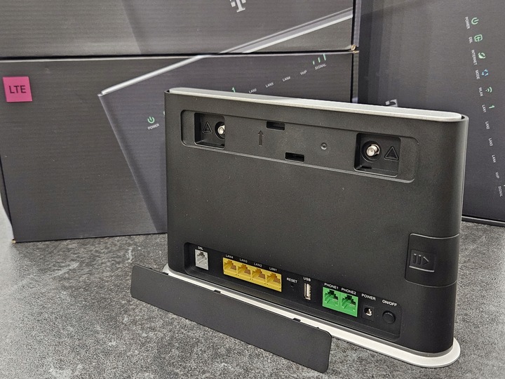 Router HUAWEI HA35-22 karta SIM 4G LTE ADSL VDSL WIFI 2,4/5 AC1200 4xGE USB