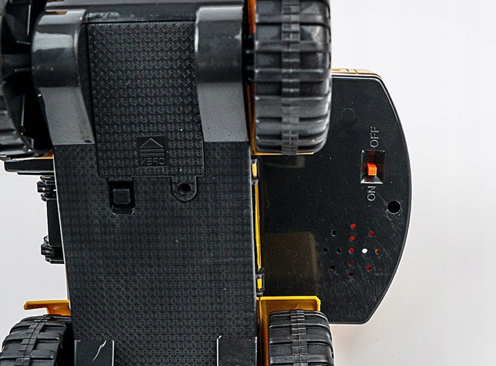 ZDALNIE STEROWANA KOPARKA SPYCHACZ NA PILOT