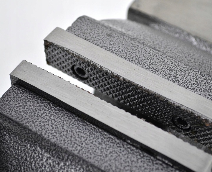 IMADŁO ŚLUSARSKIE 150 MM OBROTOWE Z KOWADŁEM 360