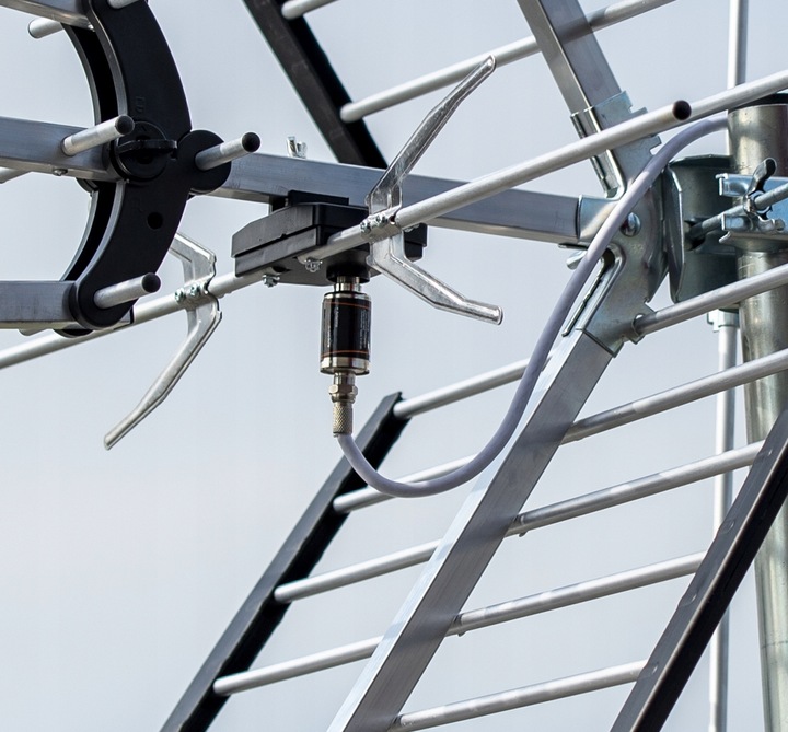 ANTENA DVBT2 DO TELEWIZJI NAZIEMNEJ COMBO 4K LTE MUX8 WZMACNIACZ ZESTAW 2TV