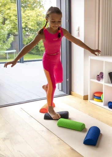 PÓŁWAŁEK PODUSZKA Z KOLCAMI DO ĆWICZEŃ MASAŻU