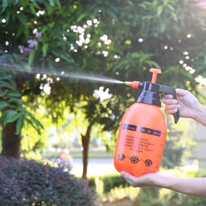 OPRYSKIWACZ CIŚNIENIOWY 2L SPRYSKIWACZ RĘCZNY