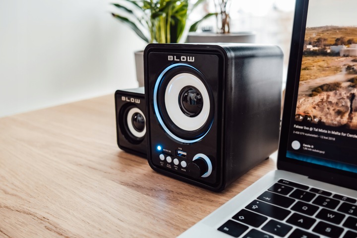 ZESTAW GŁOŚNIKÓW KOMPUTEROWYCH SUBWOOFER 2.1 USB SD AUX RADIO FM LED 11W