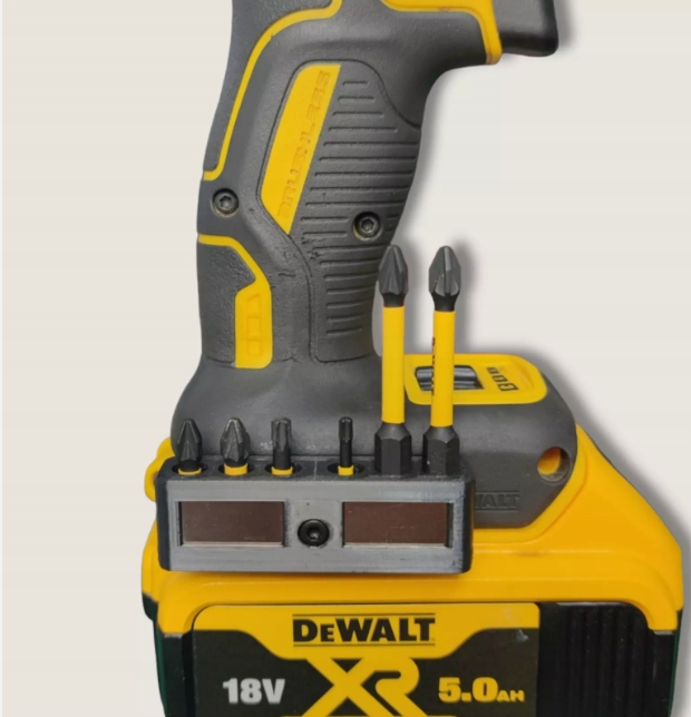 Magnetyczny uchwyt na bity do narzędzi DeWALT